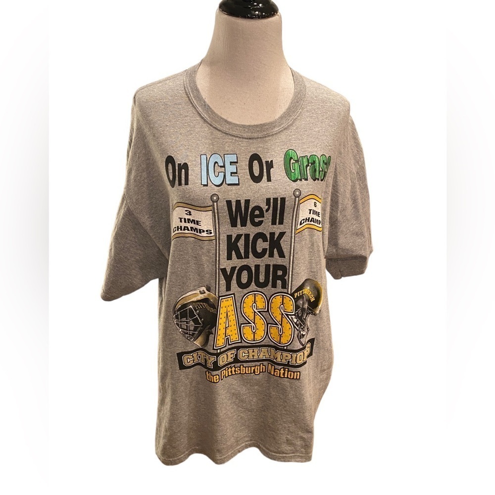 Gildan STEELERS - PENQUINS Graphic T-shirt tee Ice or Grass gray mens size XL